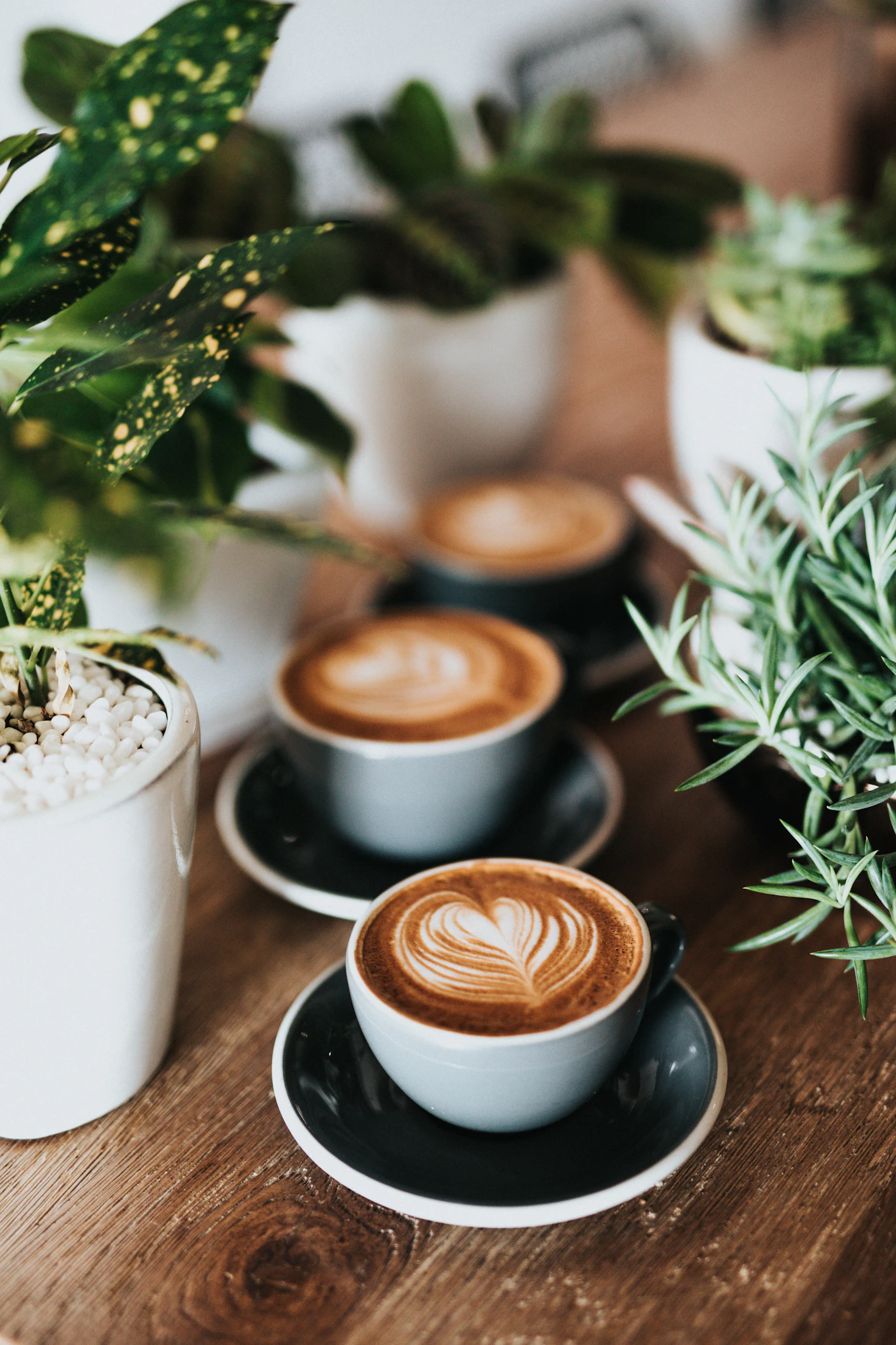 Tazze di caffè e cappuccino