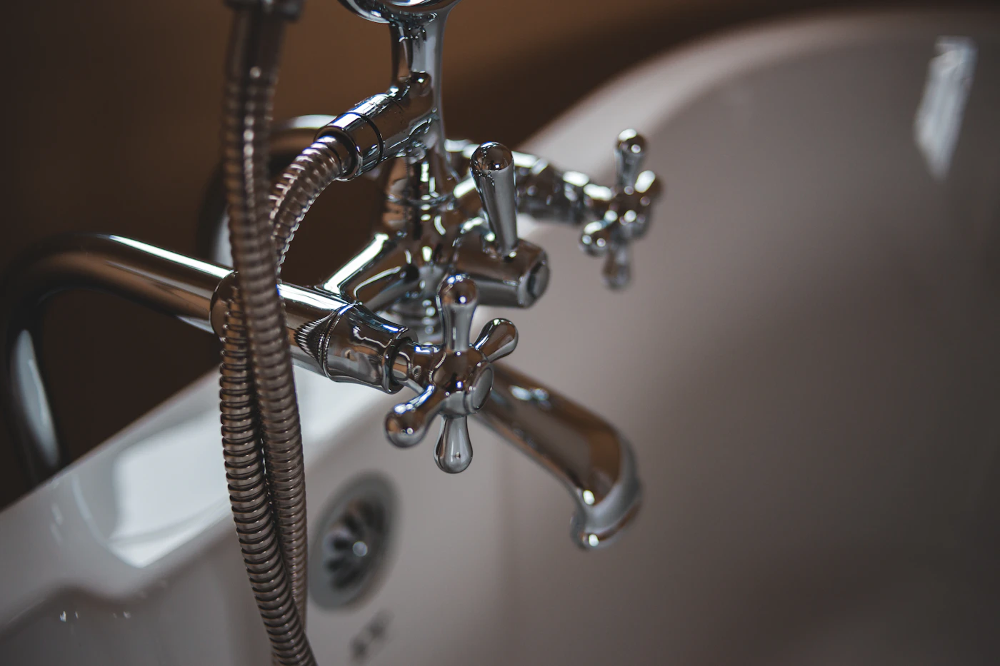 Dettaglio di una rubinetteria da bagno